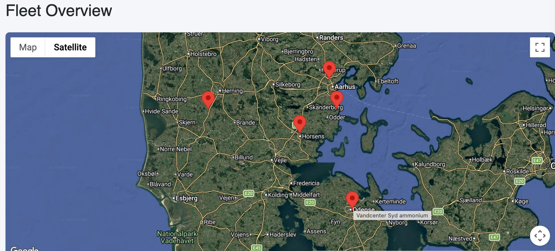 SensQ welcome screen and connected monitoring units on the fleet map.